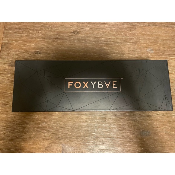 FoxyBae Straightening Brush - Picture 4 of 4